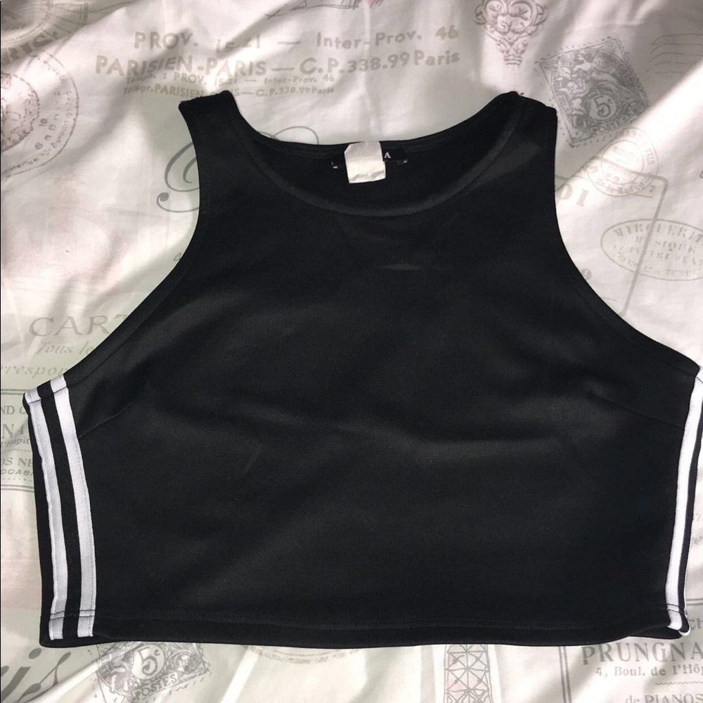 Black and White Crop Top 🖤